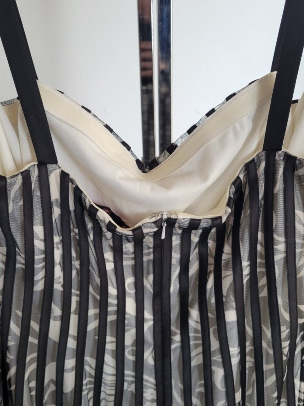 JS Collections Black/Cream Striped Floral Pleated Spaghetti Strap Dress (Size:22 - Picture 6 of 16